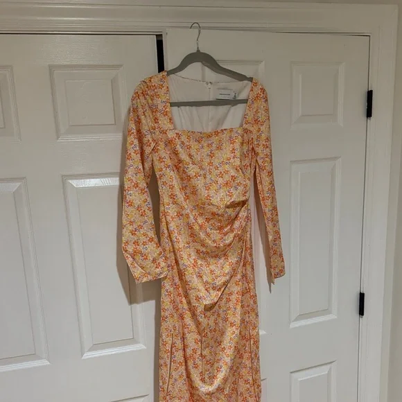 Elegant Floral Long Sleeve Dress - Picture 4 of 7